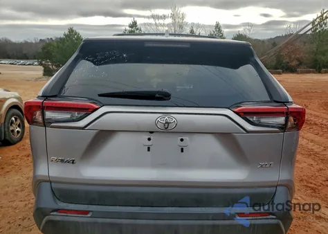 2019 Toyota Rav4 Xle from USA, damaged, VIN 2T3W1RFV5KW027031